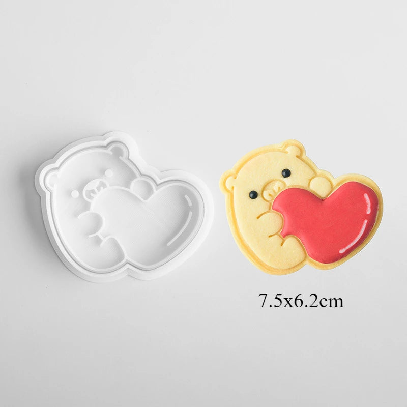 Cute Bear Love Heart Plastic 3D Cookie Molds Cutter